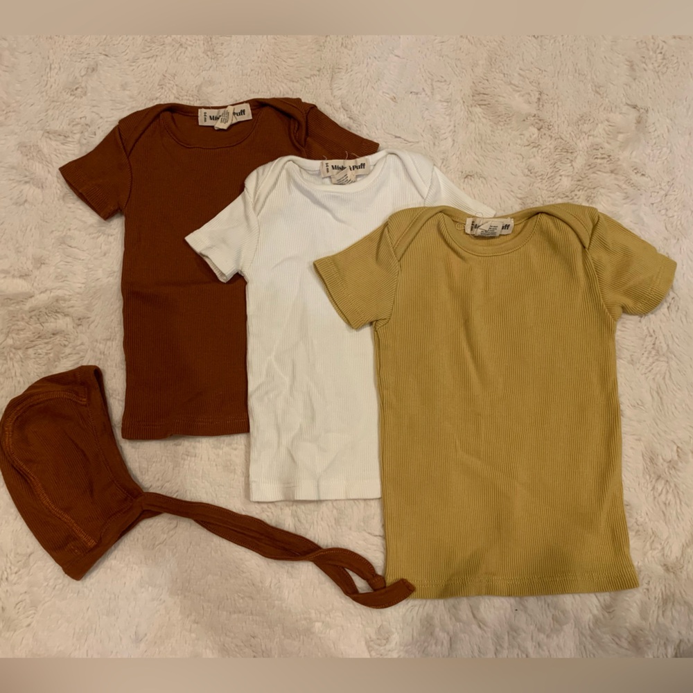 Misha and Puff rib knit tee set with bonnet